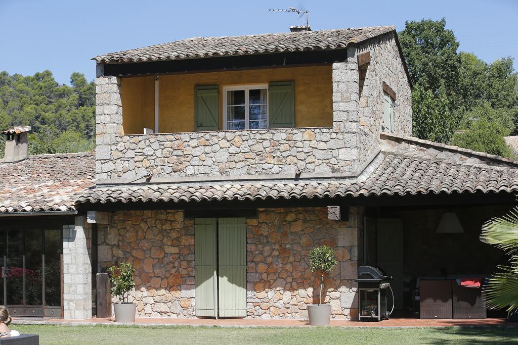 Le Mas Du Pere La Motte Exteriör bild